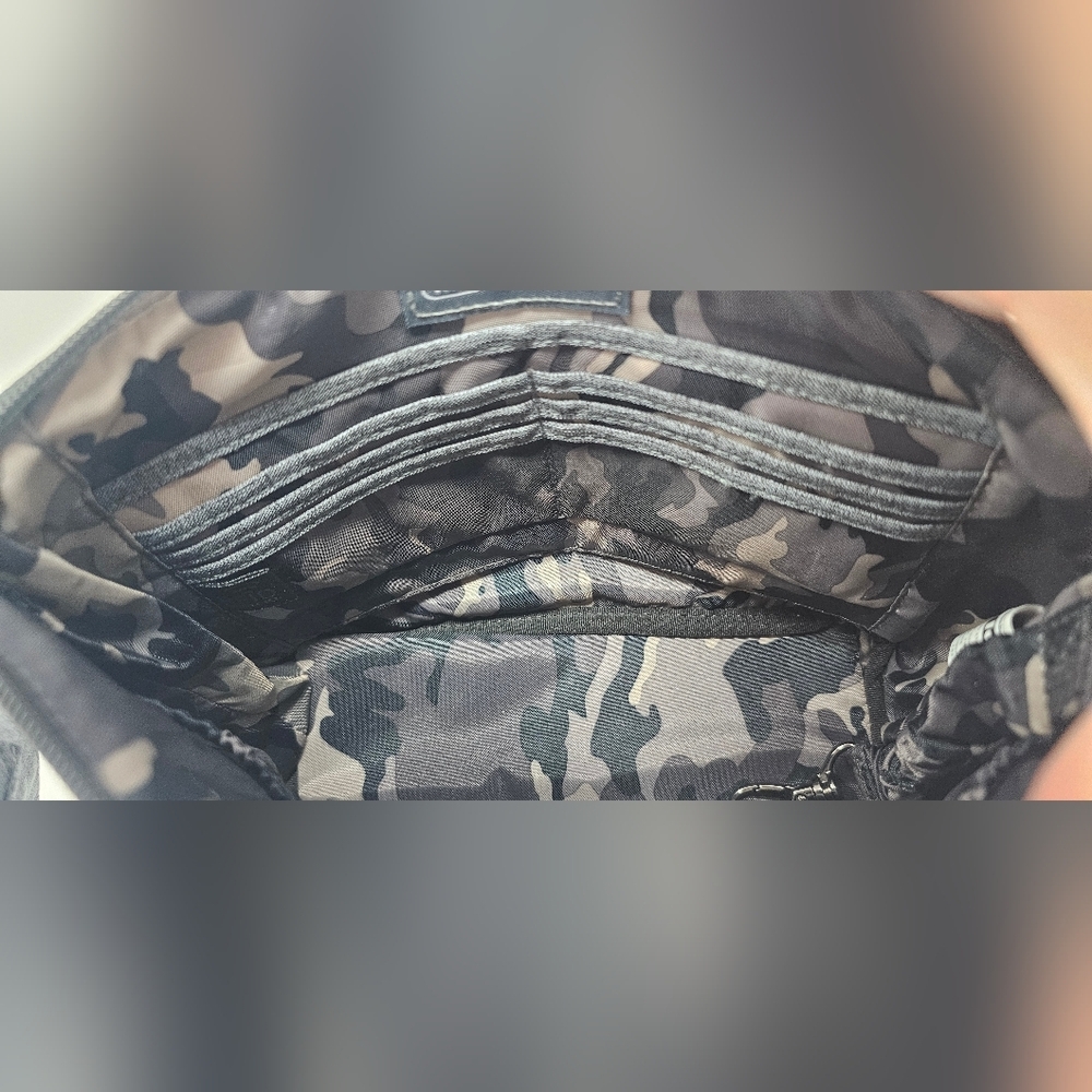 Lug Women's Flare Heather Gray Camo Interior Quilted RFID Crossbody Bag - Picture 11 of 16